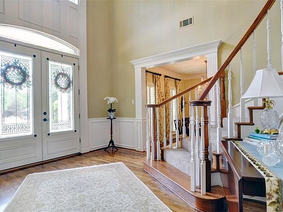 4th image of 230 Creekway Bnd