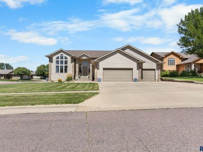 7412 W Zinnia Cir, Sioux Falls, SD, 57106