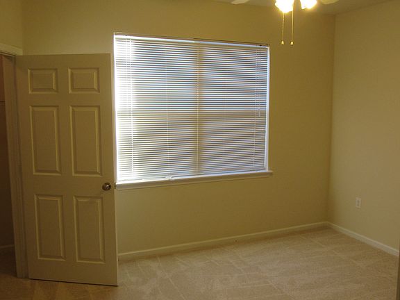 3rd image of 4401 Weatherington Ln Unit 102