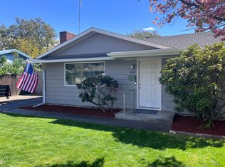 649 SW 3rd St, College Place, WA 99324