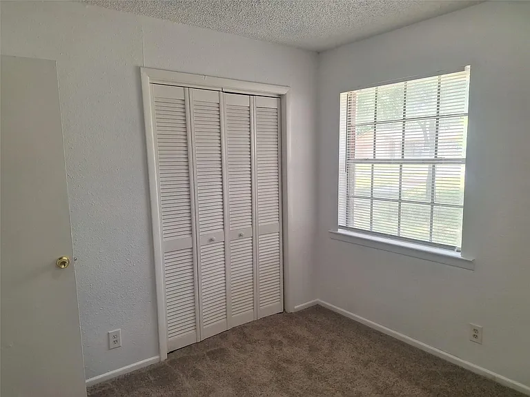 6005 Barry Dr — Photo 9