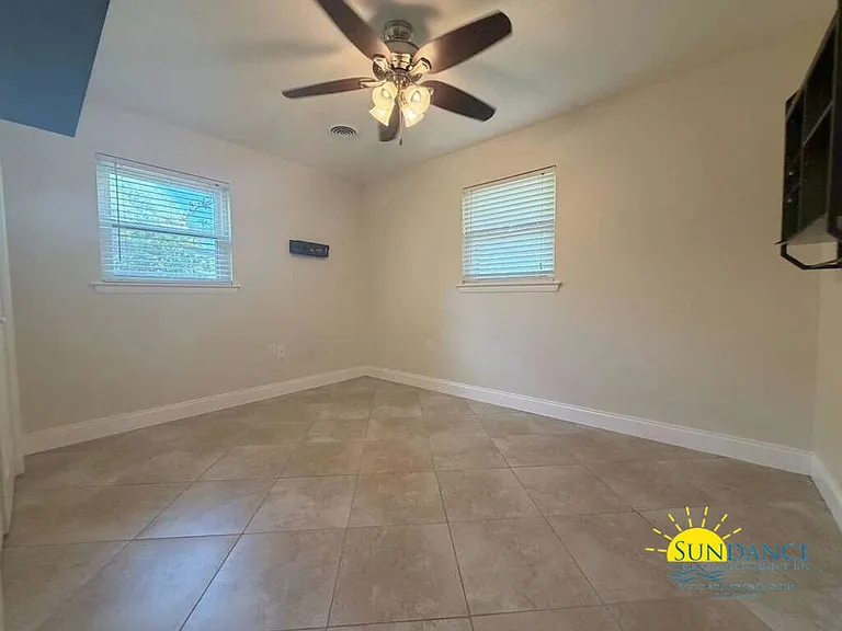 305 Leah Miller Dr — Photo 9