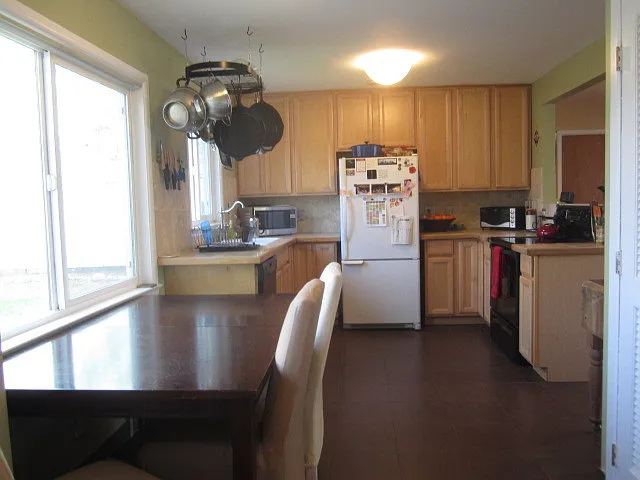 360 27th St — Photo 7