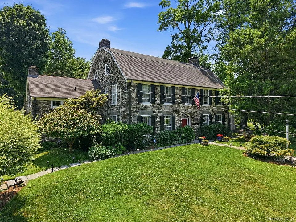 51 Adriance Ave