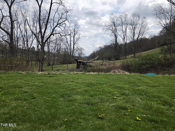 5th image of 10189 Crescent Rd