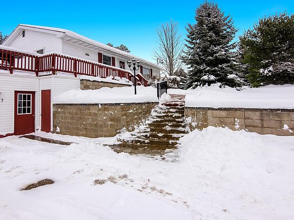 3rd image of 1317 E Wexford Ave