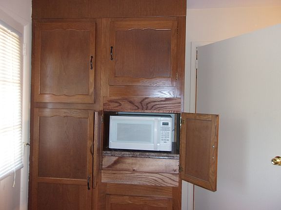 3rd image of 928C Thornhill Ct