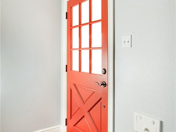 3rd image of 7010 Oriole Dr