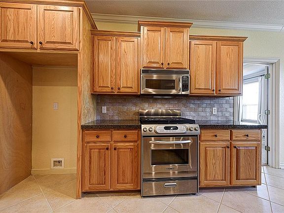 4th image of 5205 S 42nd St