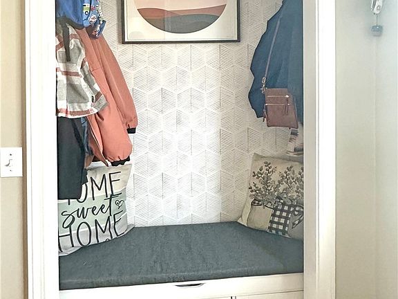 4th image of 335 State Route 121 N