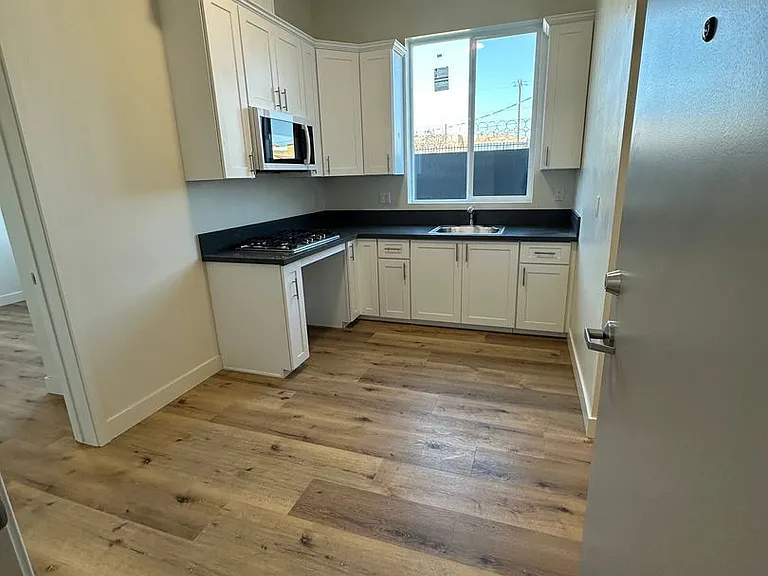 10914 S Main St #104 — Photo 2