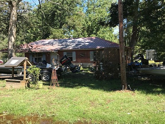 2nd image of 592 Belle Grove Cir