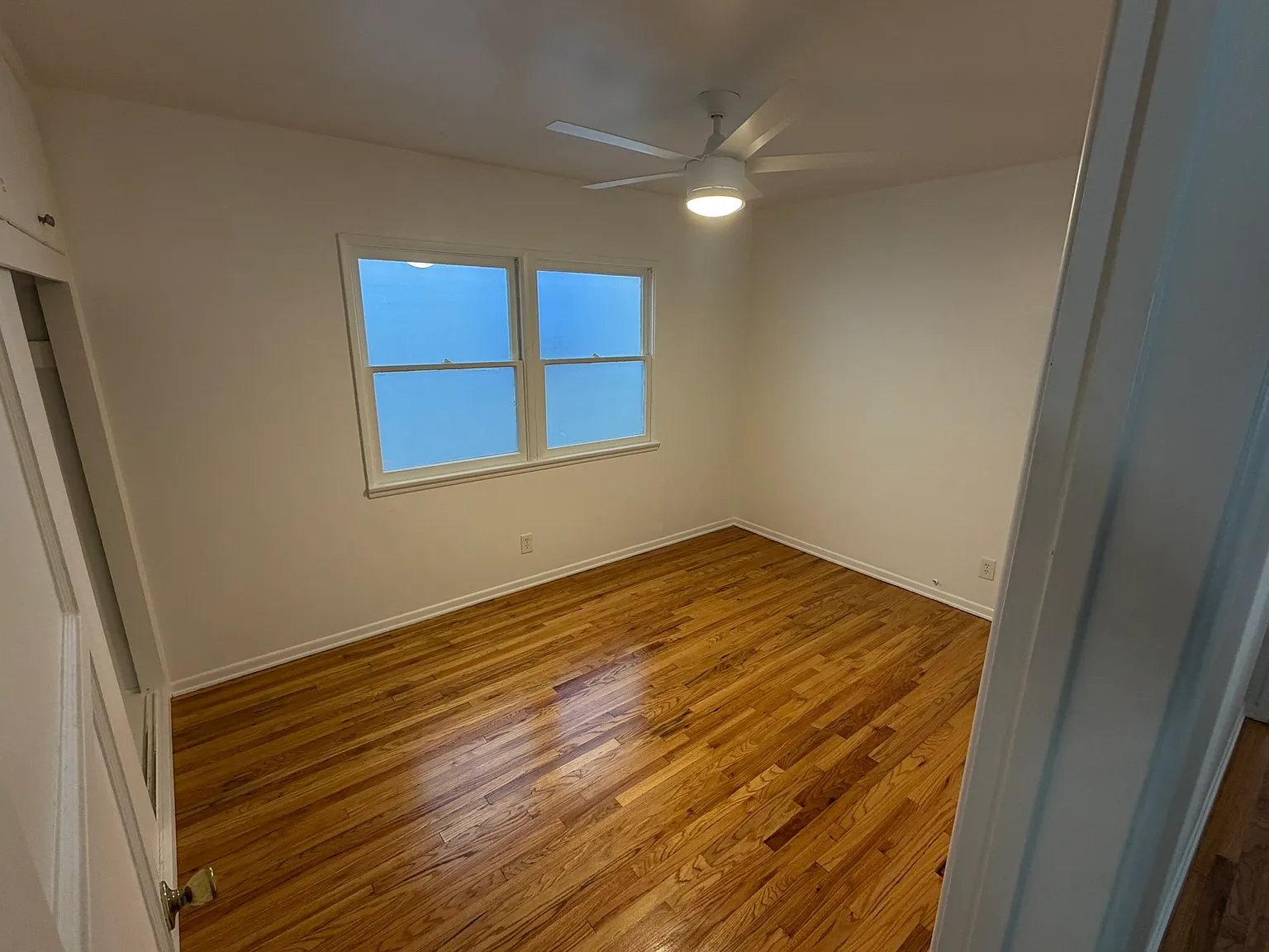 2 bed, 1000 sqft, $5,995 — Photo 4