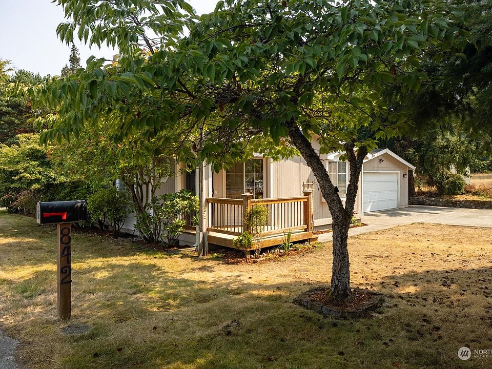 1st image of 842 Furman Avenue