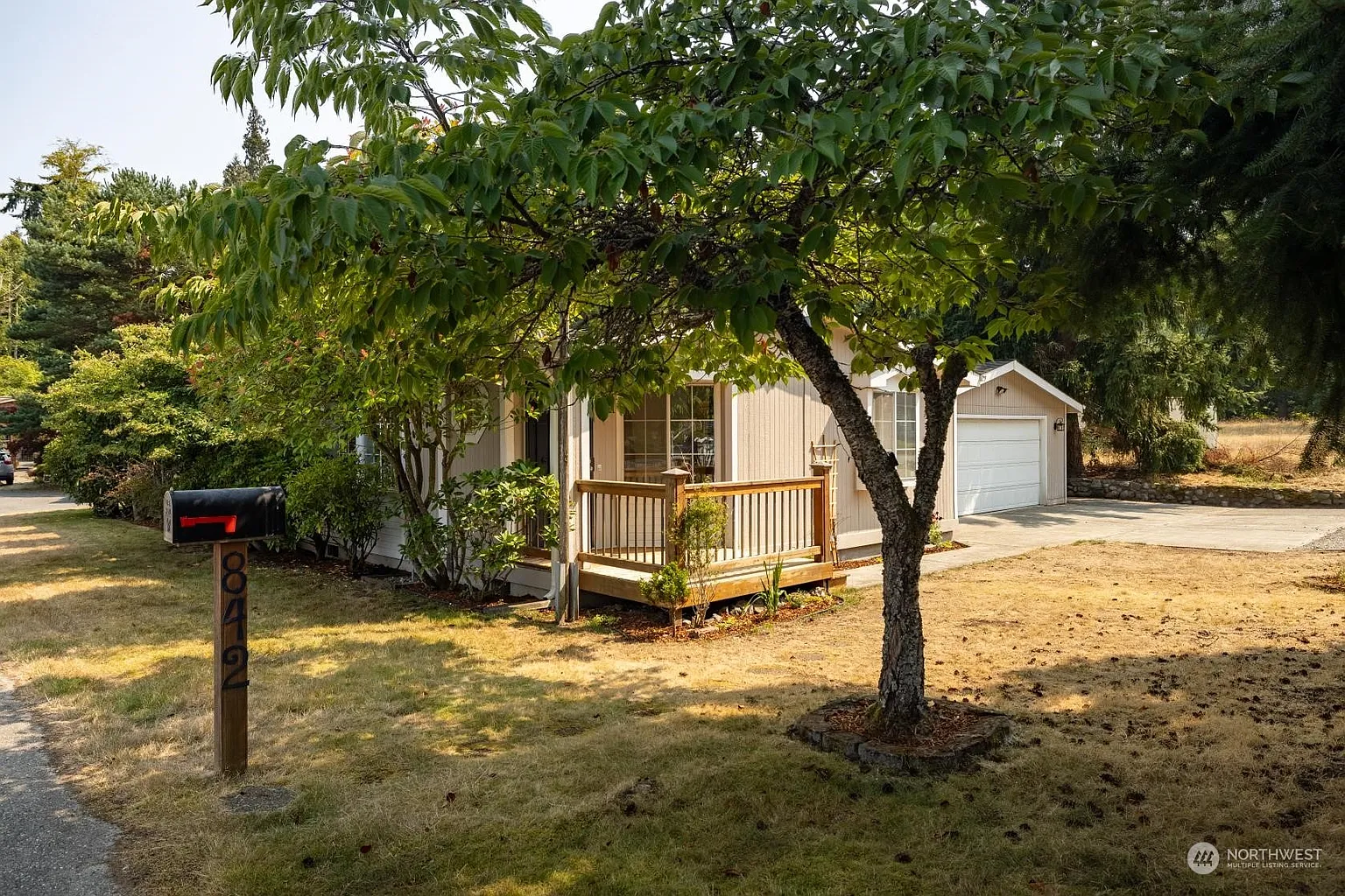 842 Furman Avenue photo 1