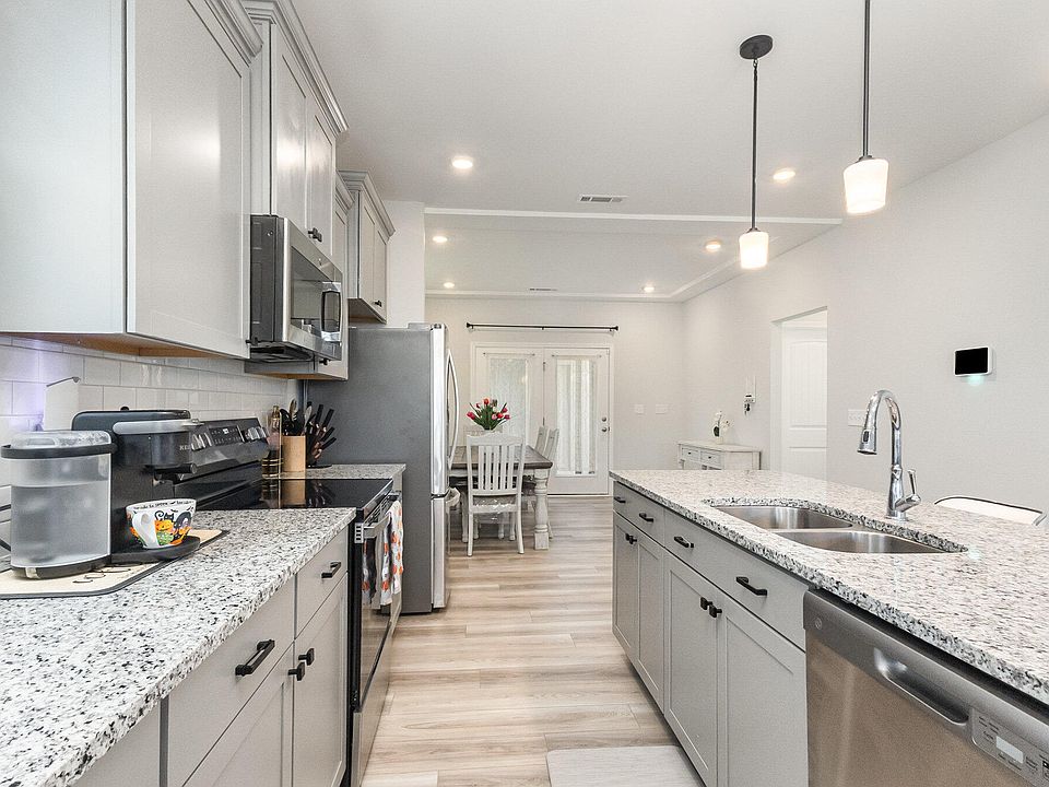 1st image of 208 White Oak Garden Way