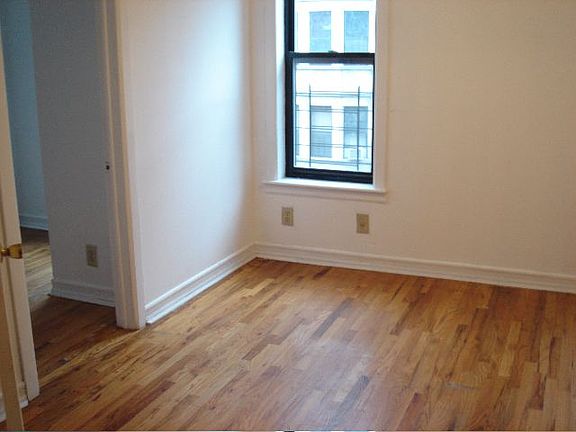 3rd image of 525 W 151st St APT 4