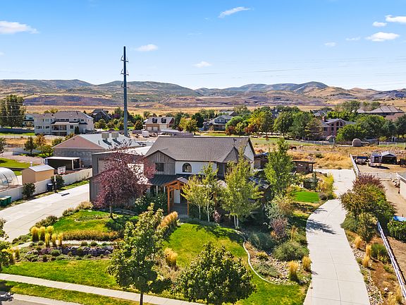3rd image of 15258 S Mountainside Dr W