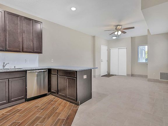 2nd image of 1040 Como Ave SE #202