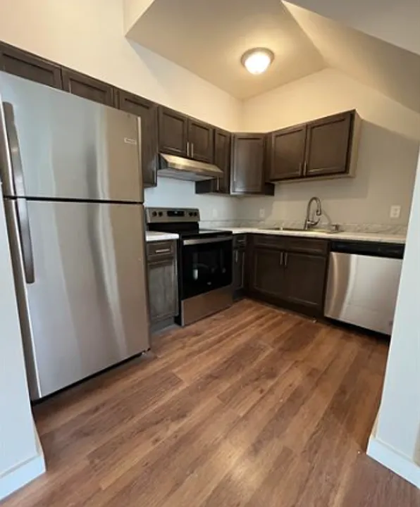 110 Lark St #2