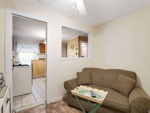 5th image of 223 Lexington Ave