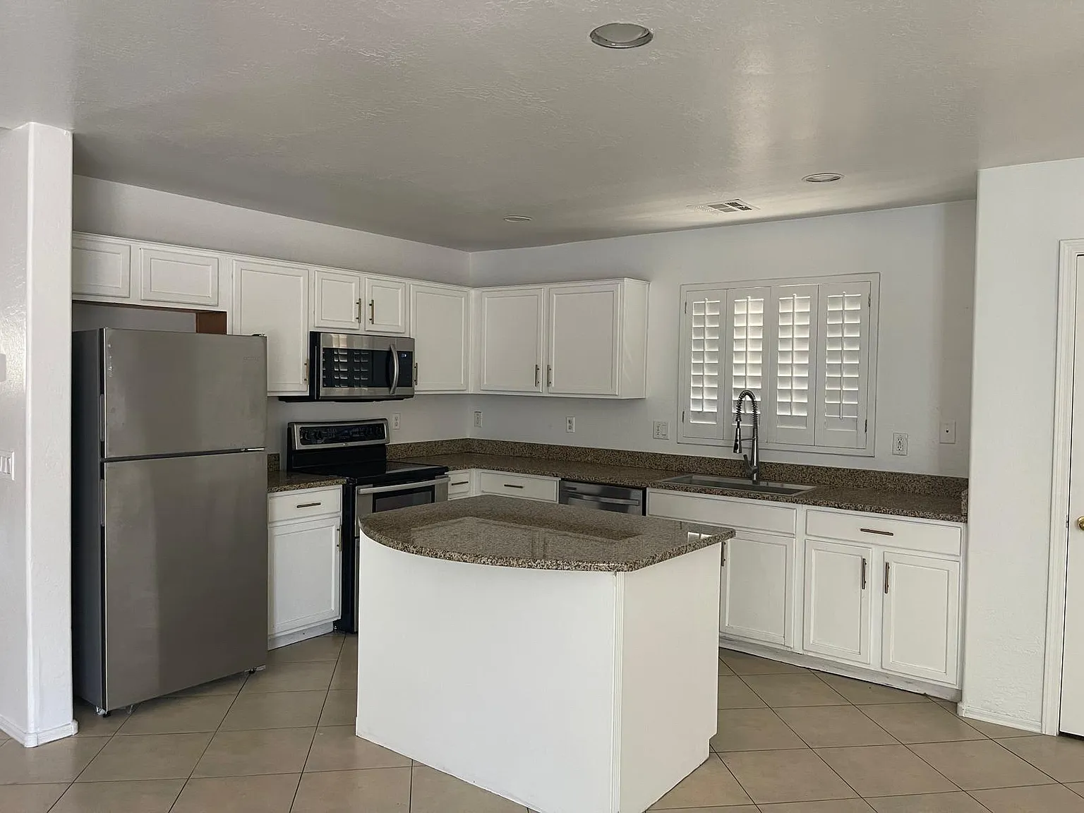 23423 W Mohave St — Photo 2