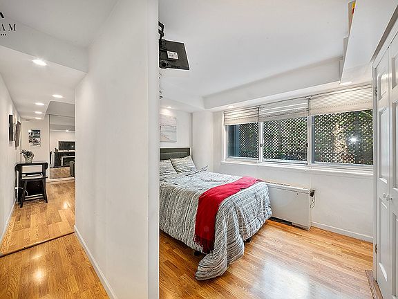 4th image of 401 E 65th St APT 2-J