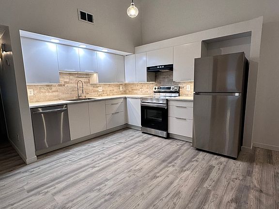2nd image of 19576 Northridge Dr #46