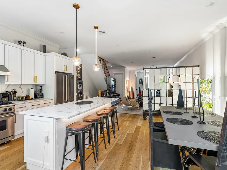 586 Quincy St #1B — Photo 7