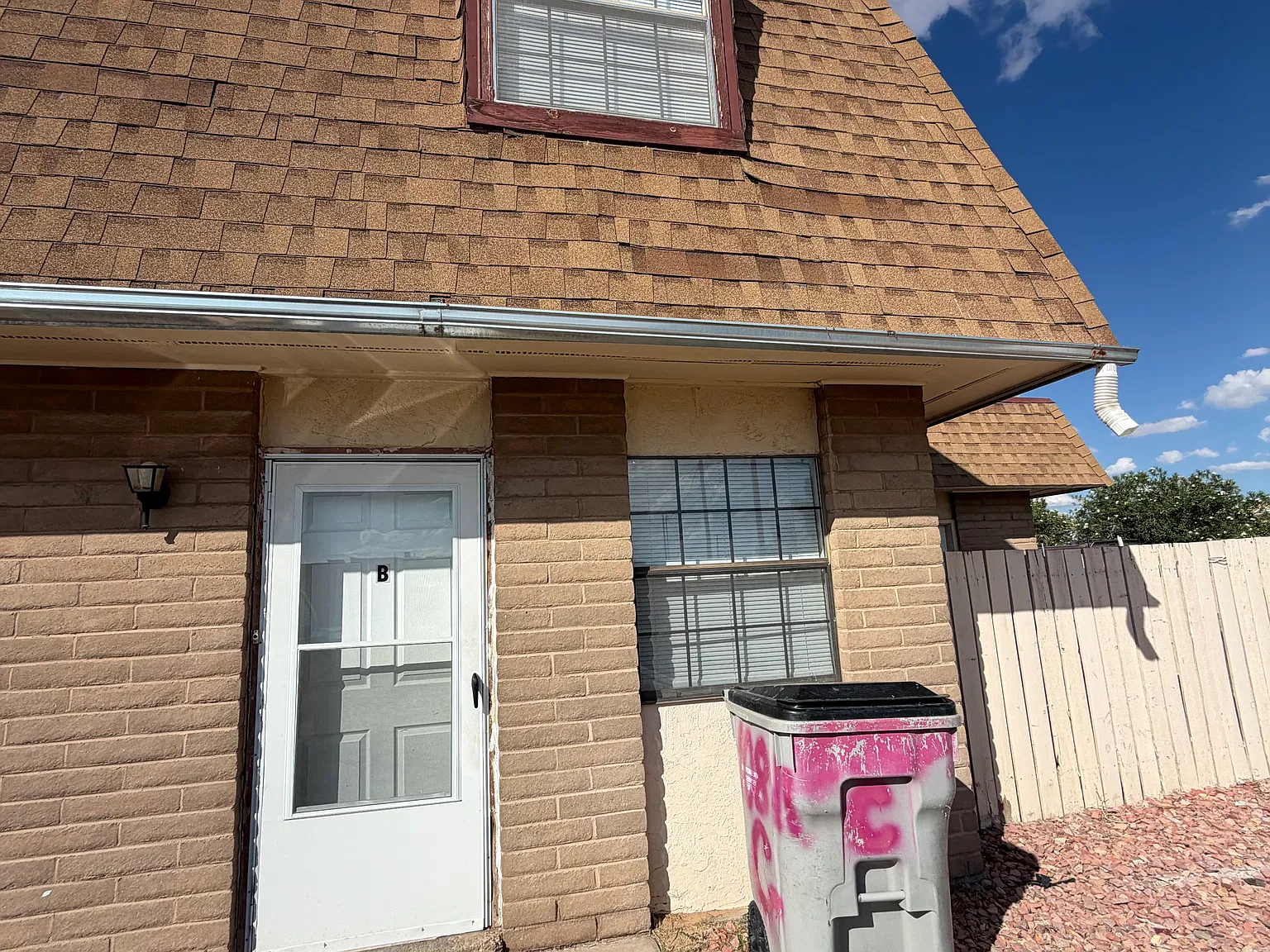 2 bed, 1.5 bath, $1,000 — Photo 3