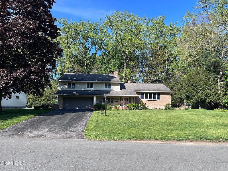 2nd image of 2321 Central Parkway