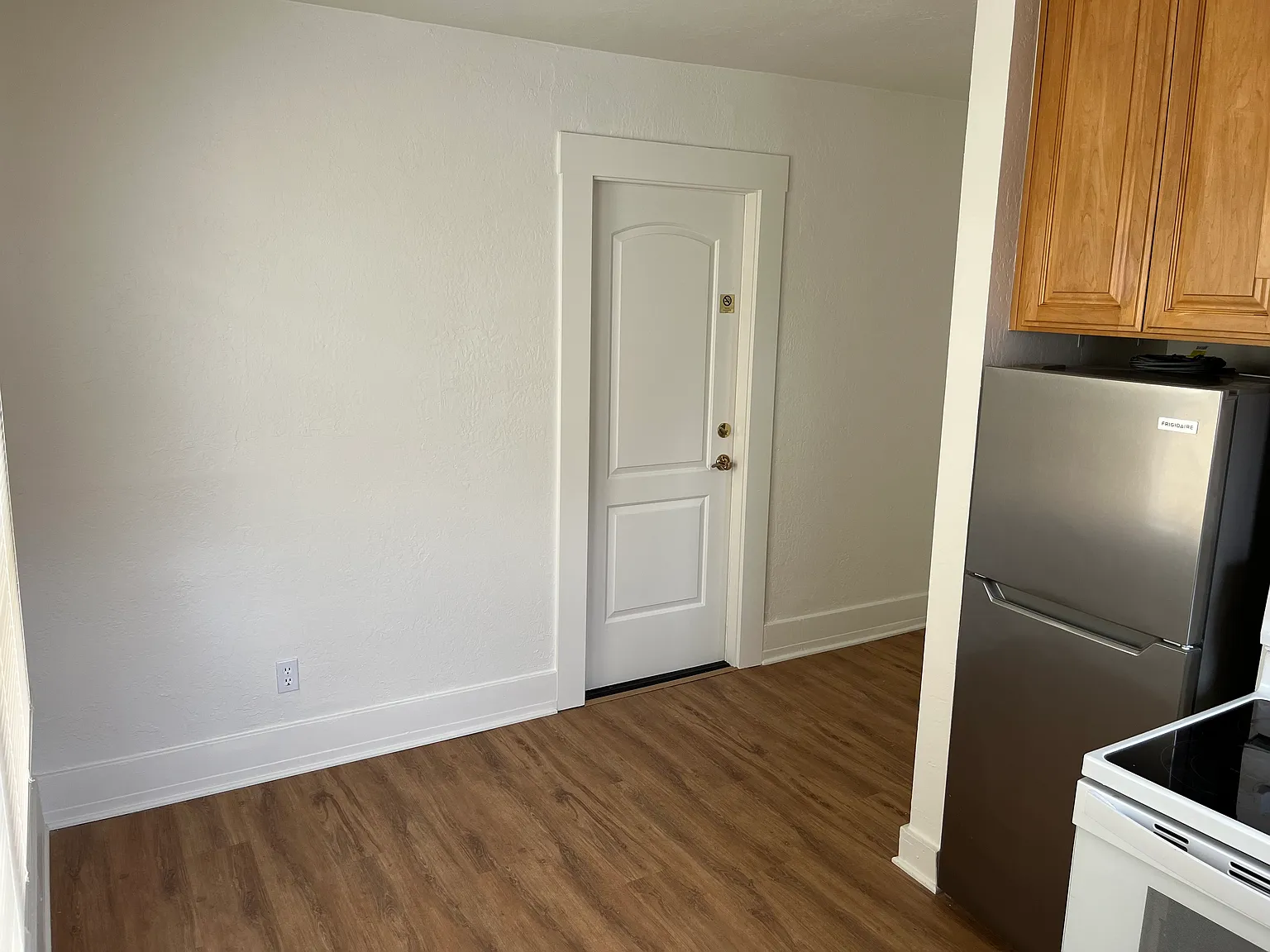 Studio, 200 sqft, $1,980 — Photo 3