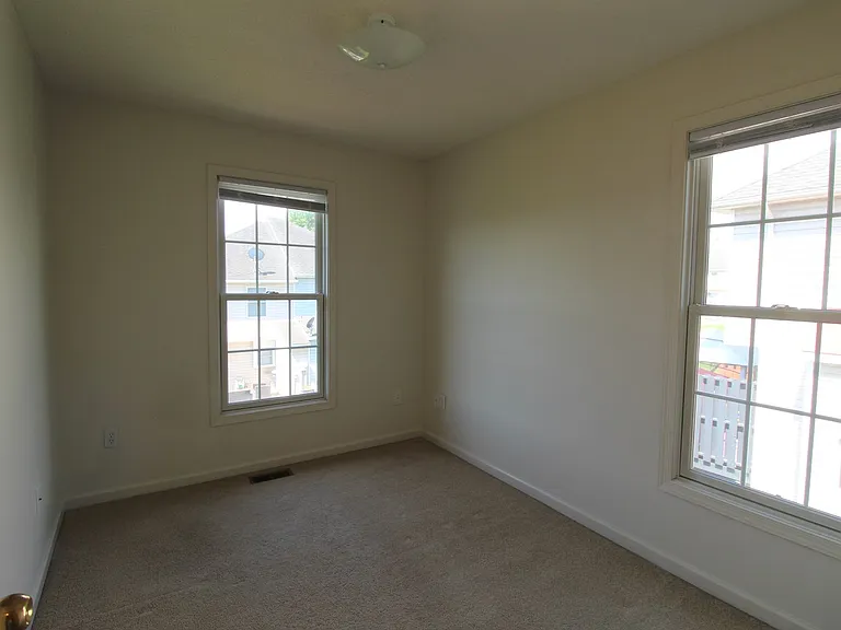 1036 John Hancock Pl — Photo 15