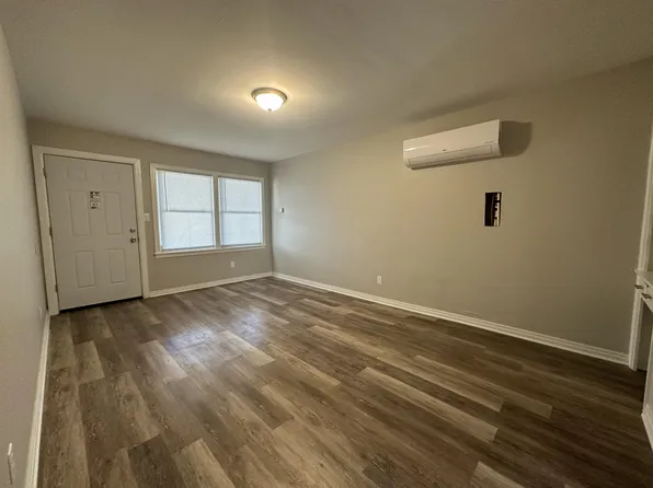 1657 S Hydraulic Ave #1, Wichita, KS 67211