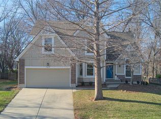 15616 Reeds Rd, Overland Park, KS 66223