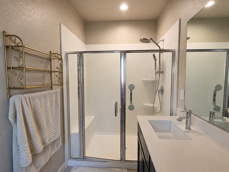 128 Berriman Loop — Photo 12