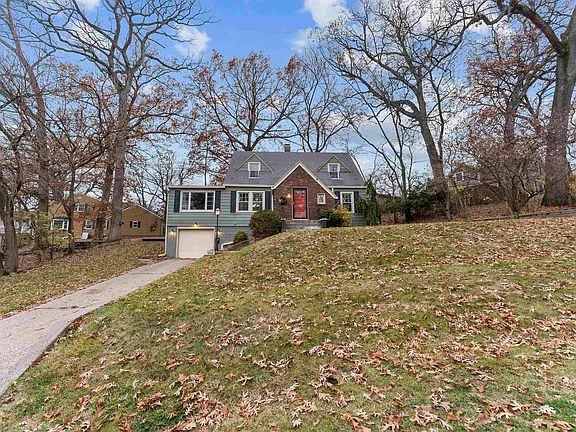2nd image of 2019 11th Street Pl