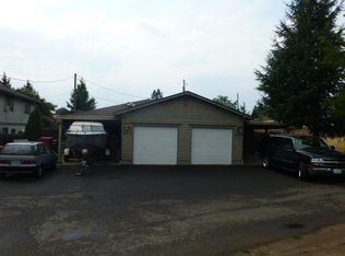 271 N 10th St, Central Point, OR 97502