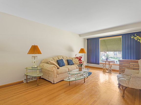 2nd image of 2146 N McVicker Ave