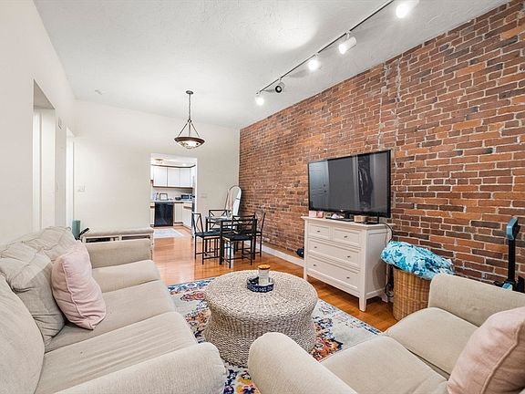 5th image of 30 Peterborough St APT H