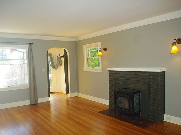 2nd image of 1423 Grant St