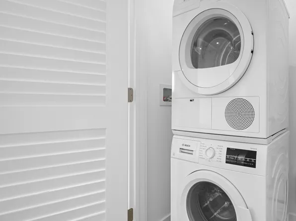 17 Avenue East image 31 of 57