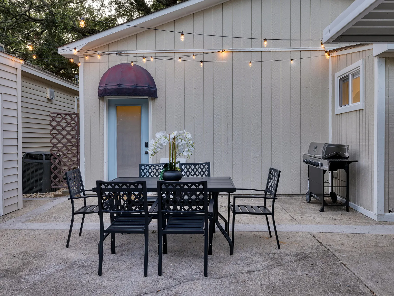 3 bed, 1000 sqft, $4,500 — Photo 2