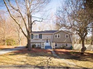 19 Town Line Rd, Burlington, MA 01803