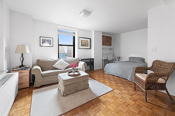 1st image of 201 W 74th St APT 10A