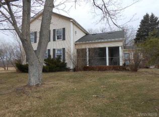 7555 Bulmore Rd, Lockport, NY 14094