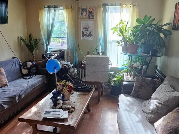 611 Roebling Ave, Trenton, NJ 08611