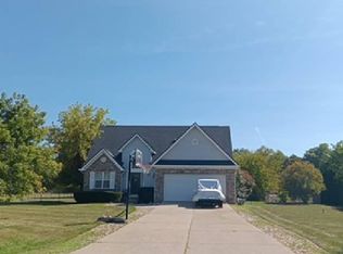 9020 Apple Orchard Dr, Fenton, MI 48430