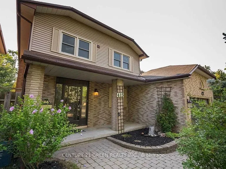 415 Aztec Dr #UPPER — Photo 2