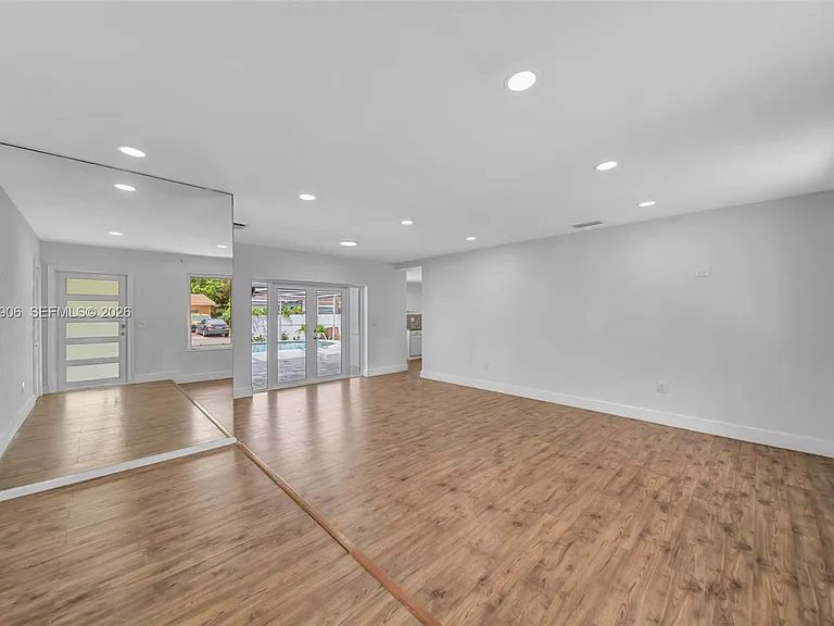 15010 NE 7th Ave #0 — Photo 26